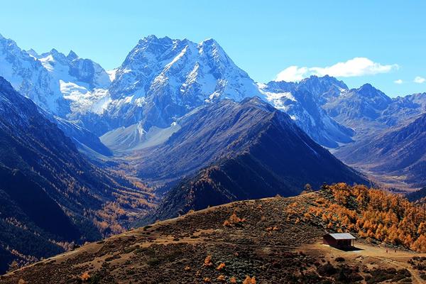 迪慶藏族自治州梅里雪山風(fēng)光